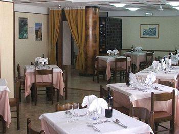 Pineta Hotel 3*